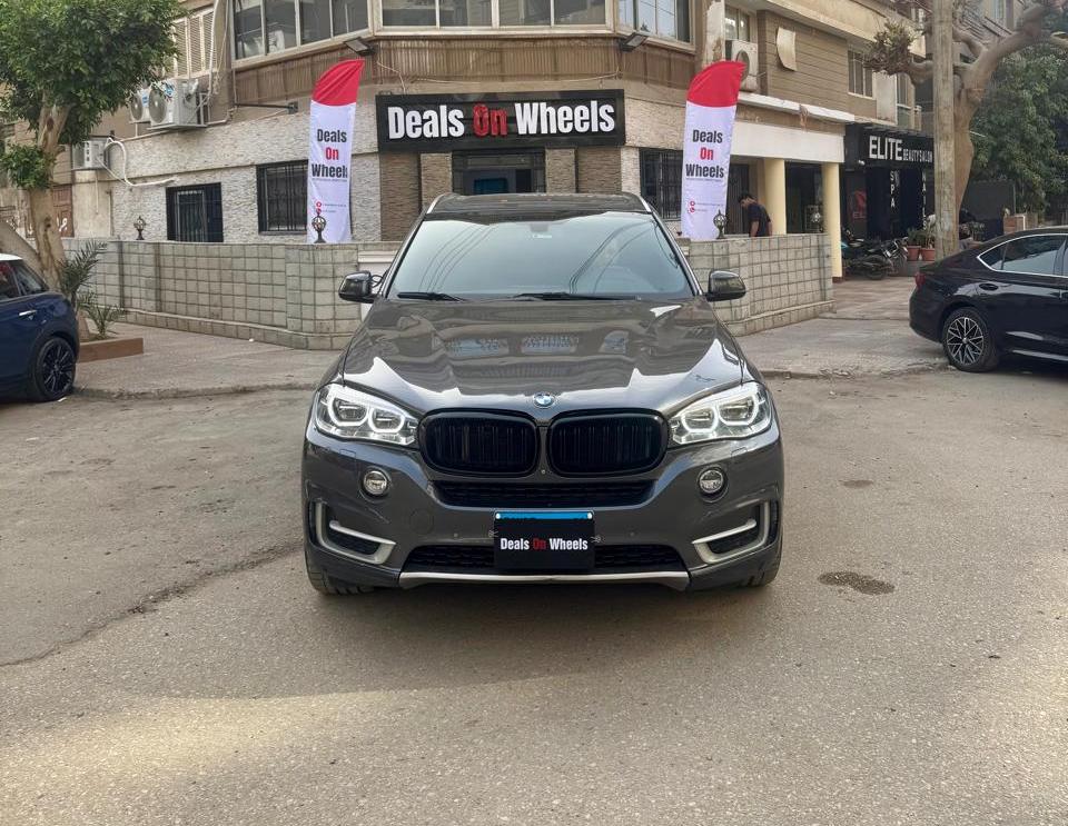 BMW X5 M50 XDRIVE - 2018 Deals on Wheels showroom and vehicle collection, photo 1