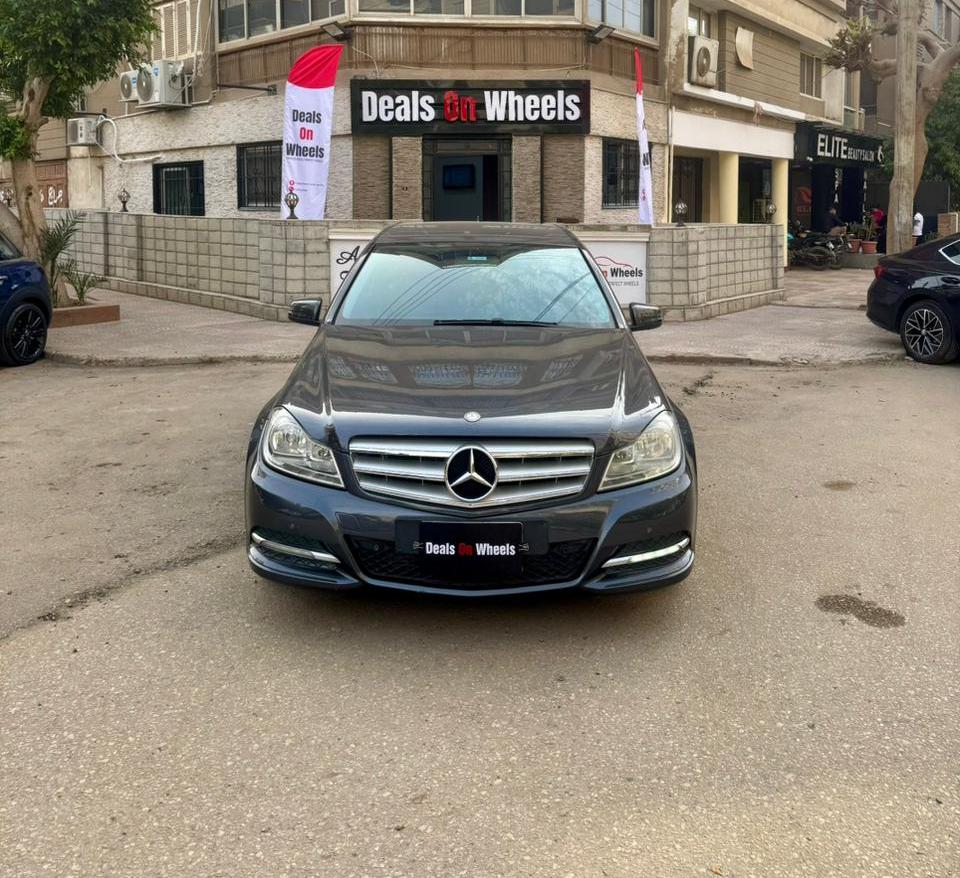 MERCEDES-BENZ C180 CLASSIC - 2014 Deals on Wheels showroom and vehicle collection, photo 1