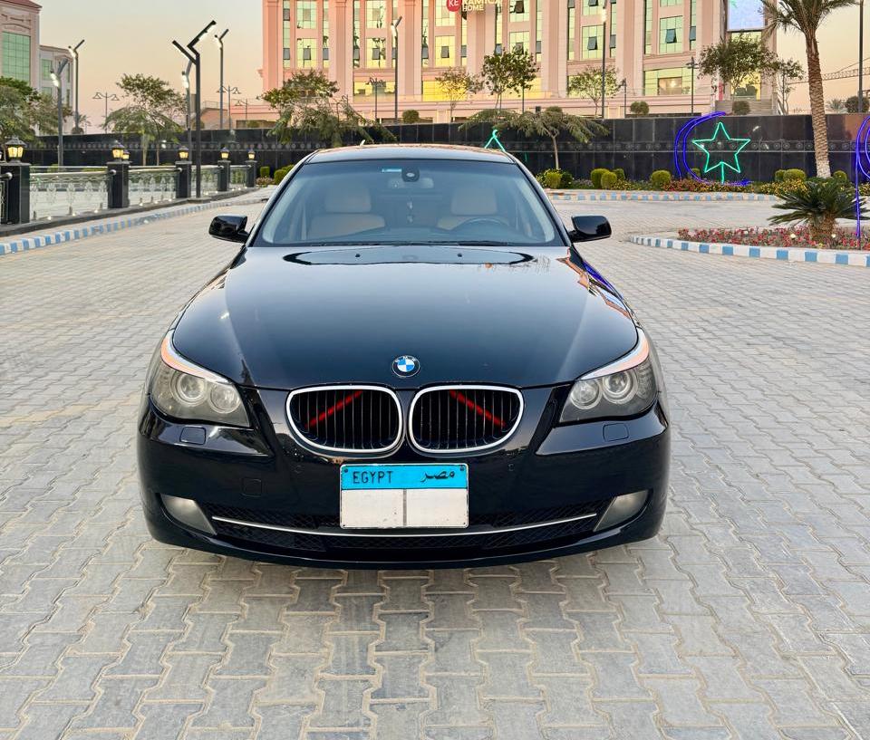 BMW E60 523 - 2011 Deals on Wheels showroom and vehicle collection, photo 1