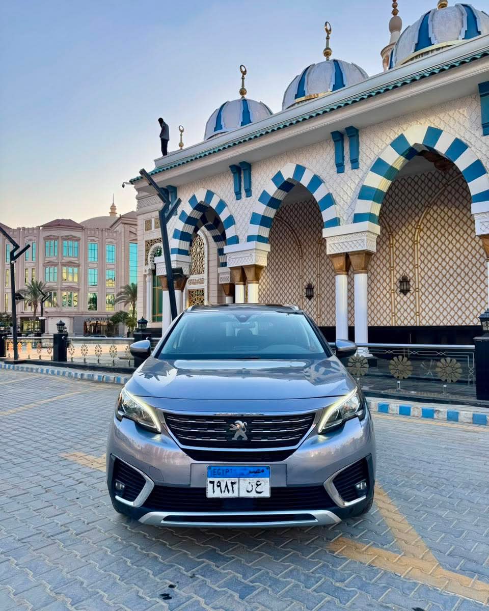Peugeot 5008 Allure Plus 2019 exterior view 1